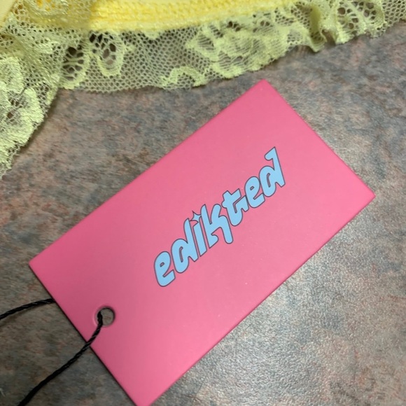 New EDIKTED 
Lace Panel Corset Top - Picture 4 of 7